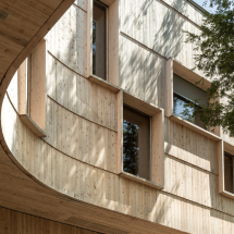 Tekαkαpimək Exterior Detail with Maine Cedar Shingles Credit: James Florio